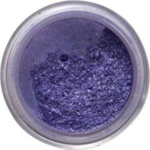 A shimmering loose eyeshadow with ultra-fine sparkling particles to intensify any eye look.