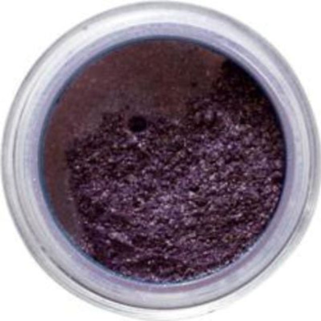 A shimmering loose eyeshadow with ultra-fine sparkling particles to intensify any eye look.